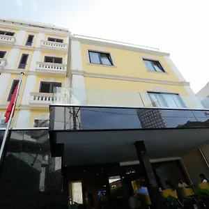 vila-alba.hotels-in-tirana.com/